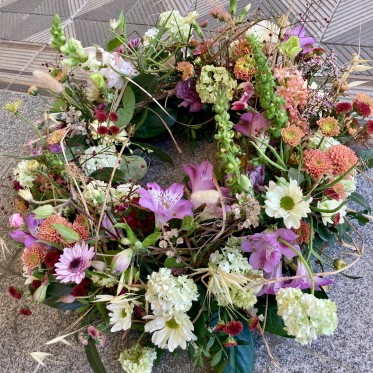 Urnenkranz wießig bunt